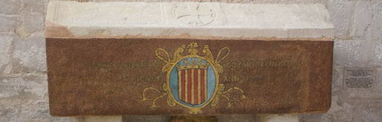 Tumba de Violante de Hungra en el Monasterio de Vallbona de les Monges, en Lleida